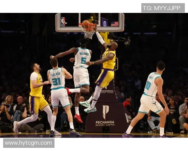 湖人对阵黄蜂精彩直播回顾及赛后分析全方位解读比赛亮点与球员表现